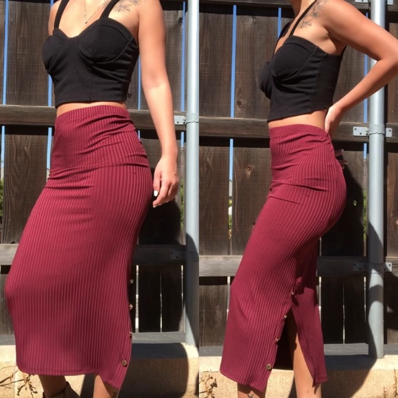 i heart this Dresses & Skirts - 🎄4/$25 I heart it maroon button maxi split skirt